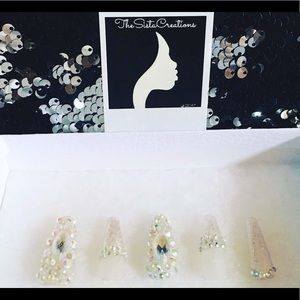 Diamond Press On nails $25